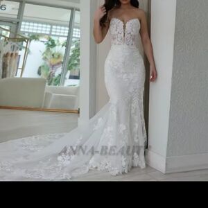 Elegant White Lace Wedding Dress